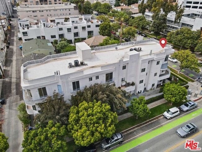 Building Photo - 1325 Arizona Ave