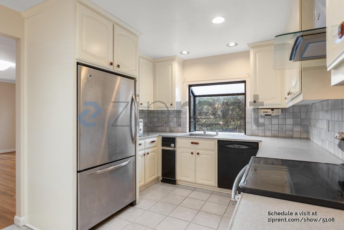 Building Photo - 1565 Klamath Dr