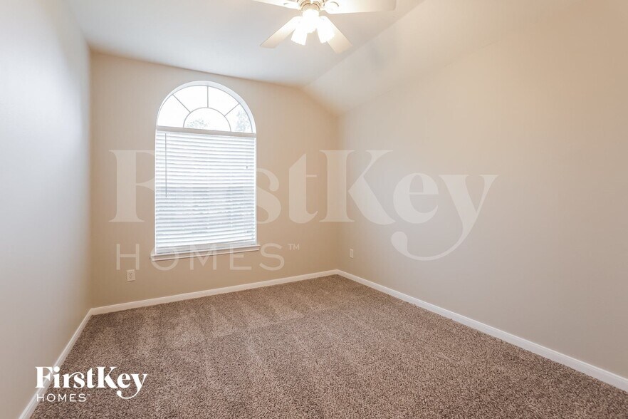 Building Photo - 12210 Lakewood Valley Ct