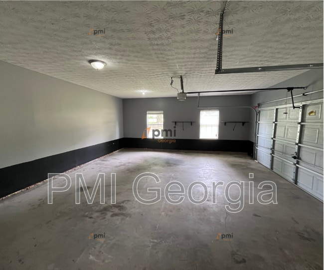 Building Photo - 224 Autumn Ridge Dr