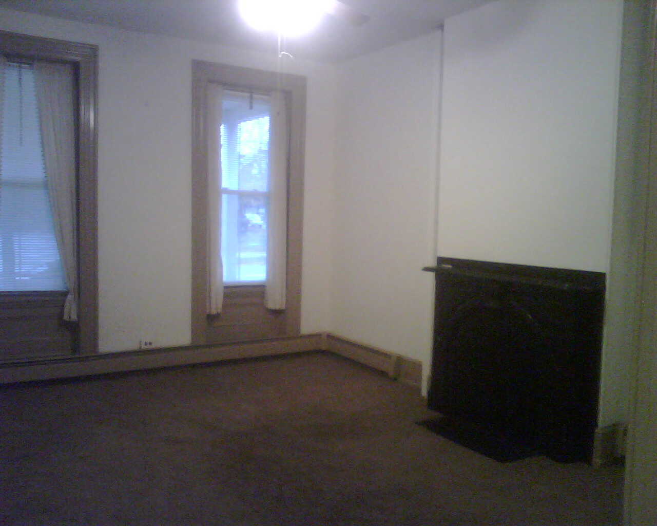 Building Photo - 157 S Main St