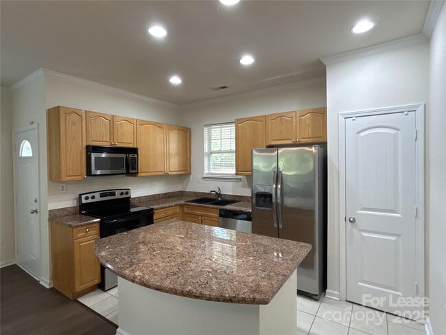 Building Photo - 15415 St Christopher Ct