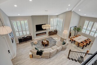 Building Photo - 4 Bedroom Contemporary Furnished-Renovated...
