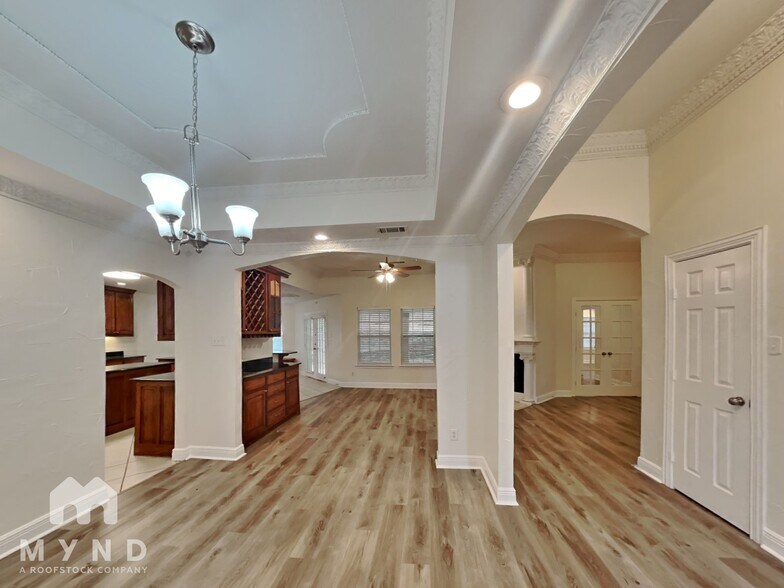 Building Photo - 2113 Tippy Terrace