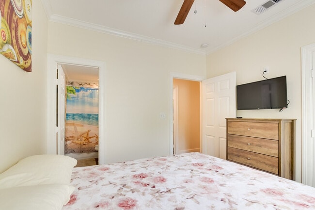 Building Photo - 1206 26th St