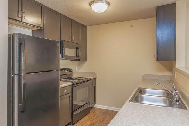 Building Photo - 11320 Greenwell Springs Rd