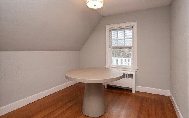 Building Photo - 118 Ruggles Ave