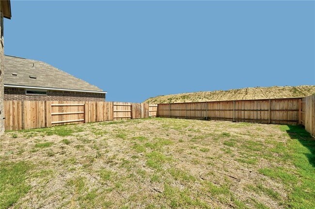 Building Photo - 806 Pepperbark Loop