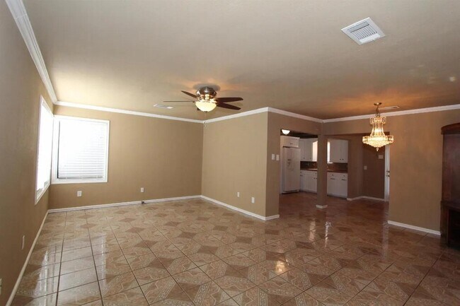 Building Photo - 2610 35th St