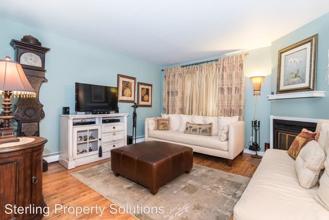 Building Photo - 3 br, 2 bath House - 2-6 Brooke Club Dr