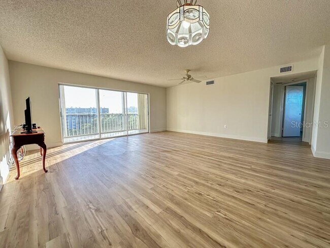 Building Photo - 3640 Ironwood Cir