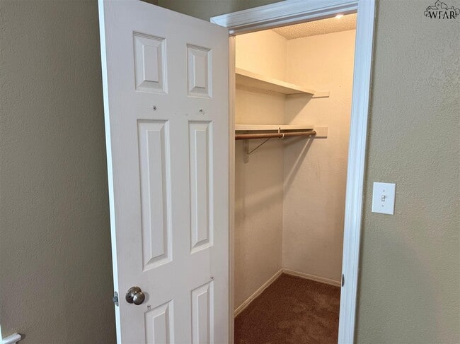 Building Photo - 4614 Trailwood Dr