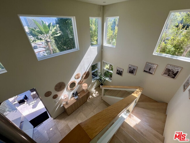 Building Photo - 3943 Fredonia Dr