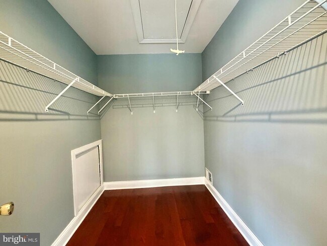 Building Photo - 37 Richards Rd