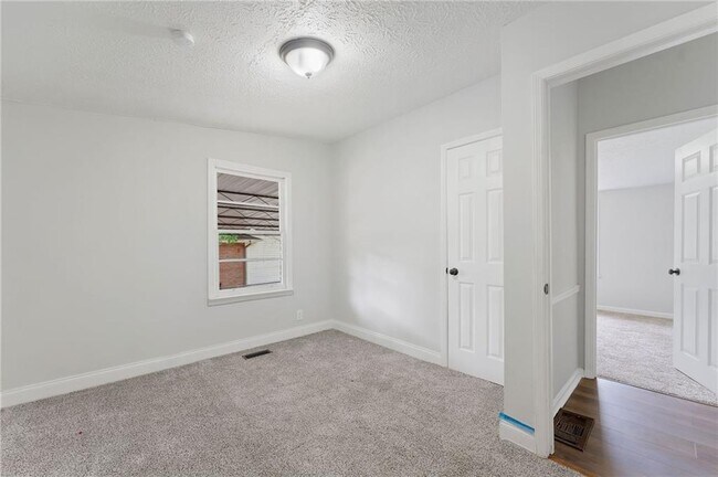 Building Photo - 119 McBee St