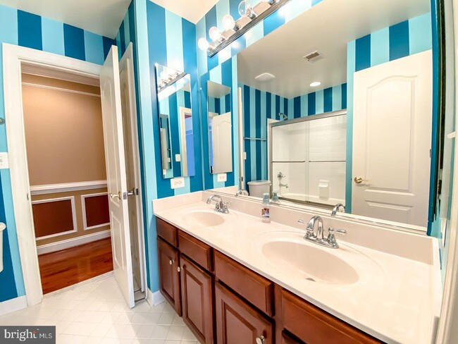 Building Photo - 43463 Mountcastle Dr