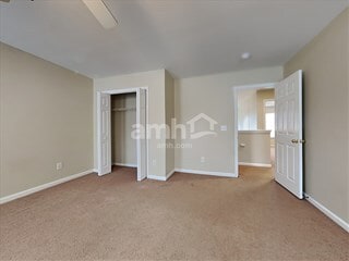 Building Photo - 2412 Thoreau St