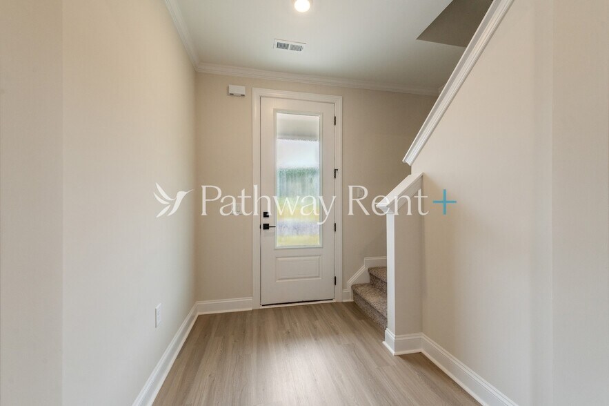 Building Photo - 112 Kennford Trl