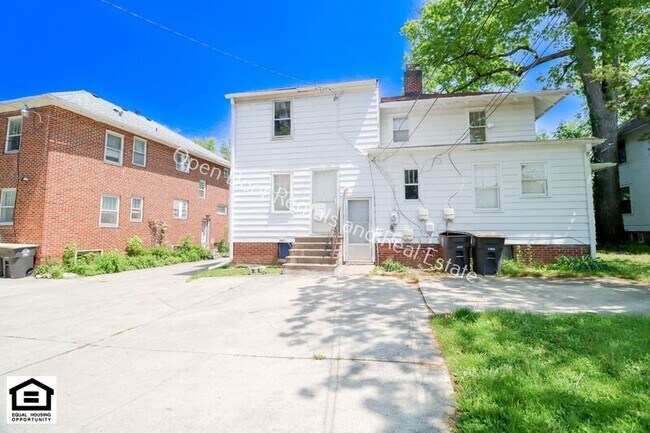 Building Photo - 3718 S Wayne Ave