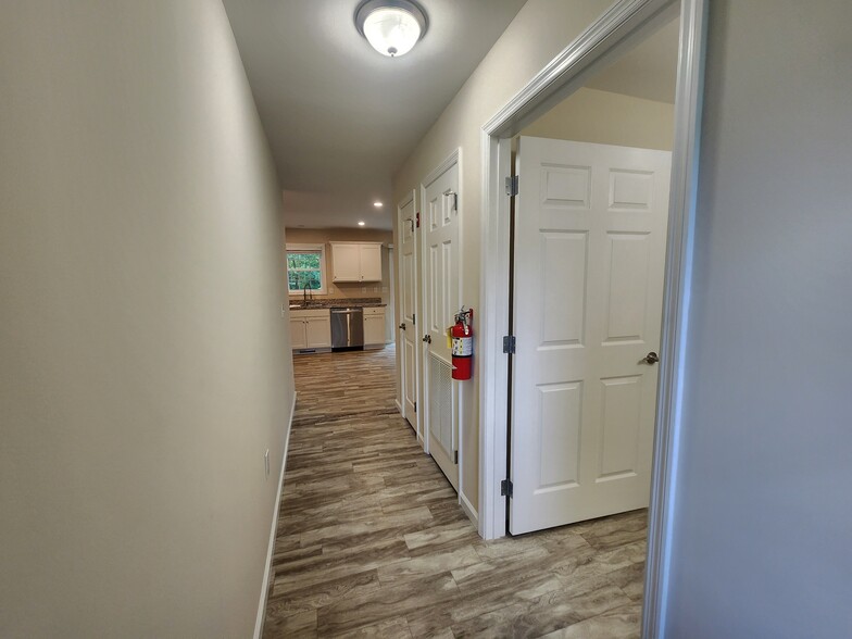 Building Photo - 50 Nicholas Ln