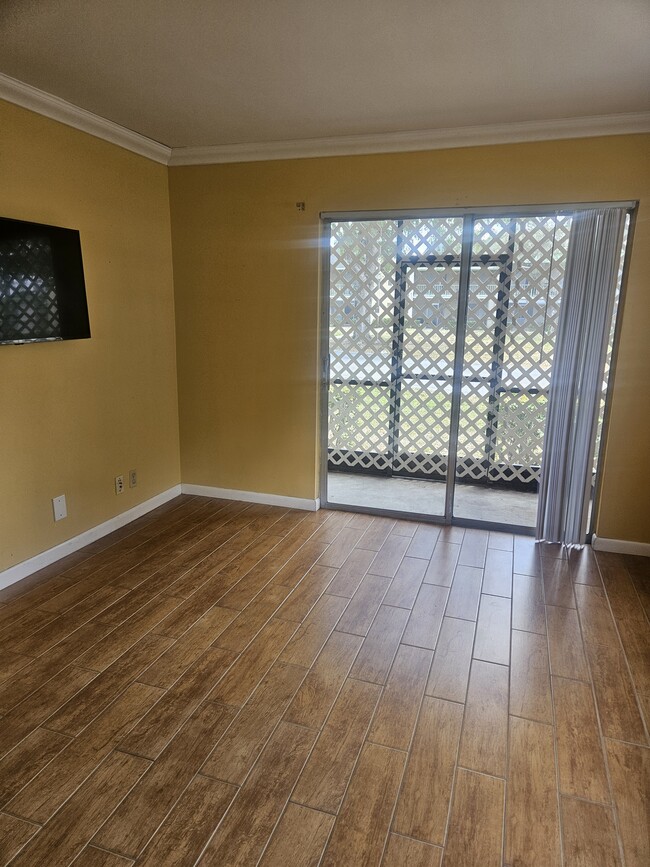 Building Photo - 4125 NW 88th Ave