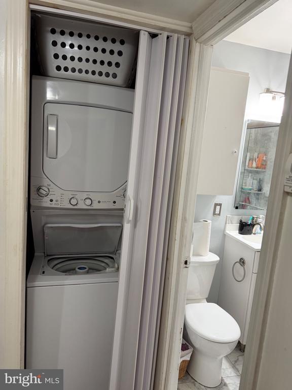 Building Photo - 1062 Terrace Blvd