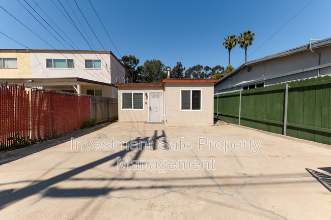 Building Photo - 821 39th St
