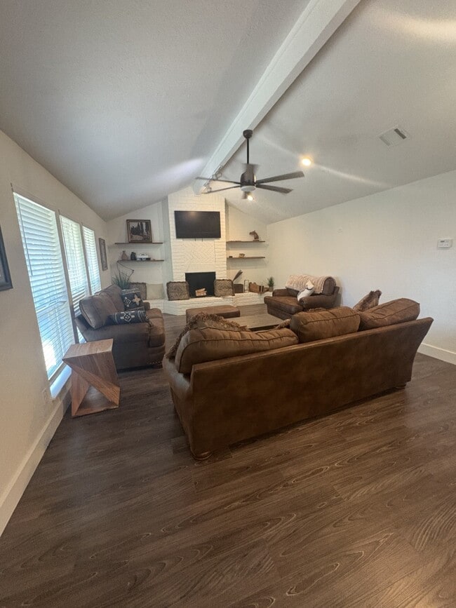 Building Photo - 22419 Deville Dr