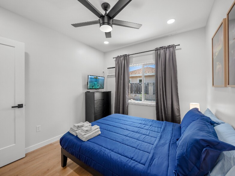 Building Photo - 338 Kalama St