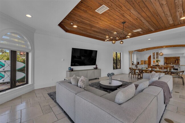 Building Photo - 1011 Rhodes Villa Ave