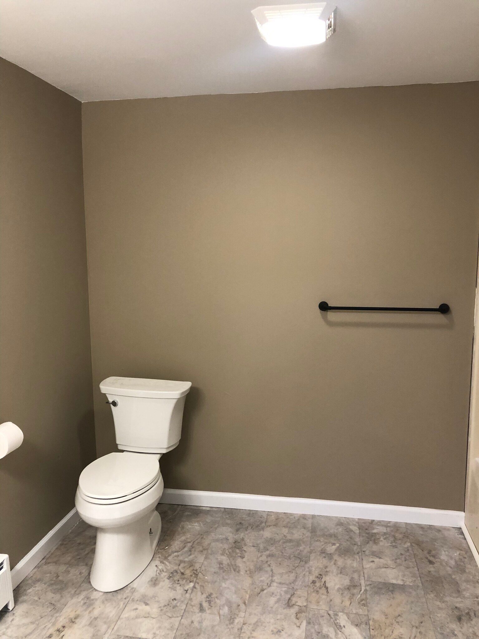 Building Photo - 355 S Hokendauqua Dr