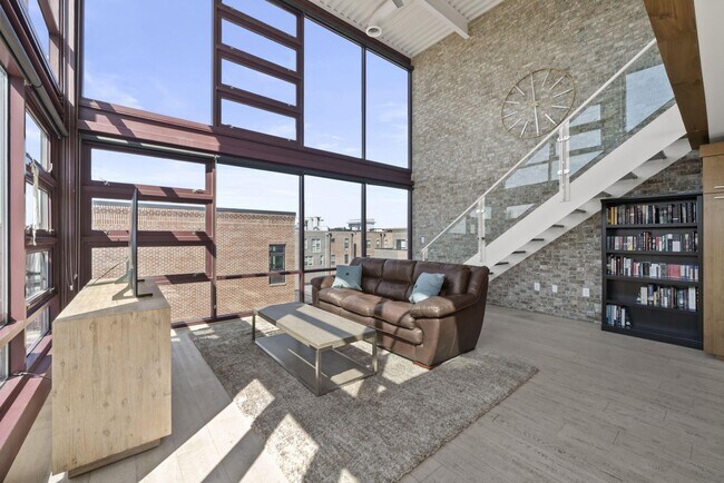 Building Photo - 367 Auden Ave