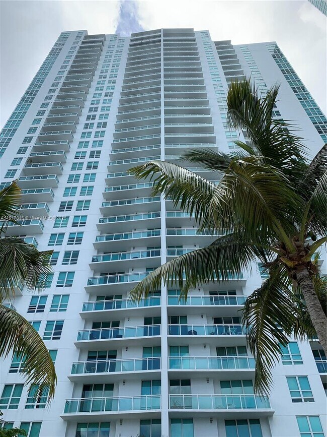 Primary Photo - 951 Brickell Ave