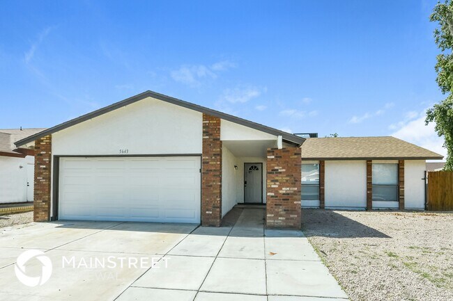 Primary Photo - 5643 W Sunnyside Dr