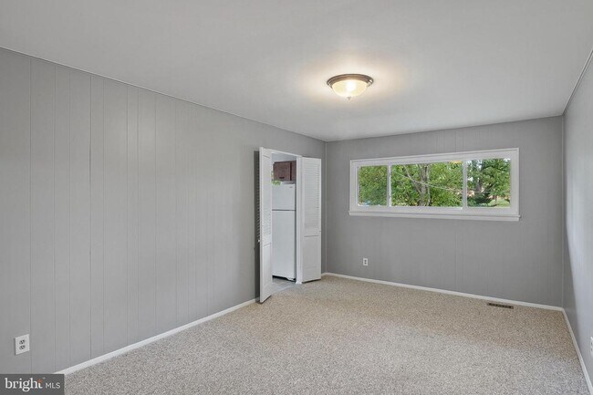 Building Photo - 3947 Setonhurst Rd