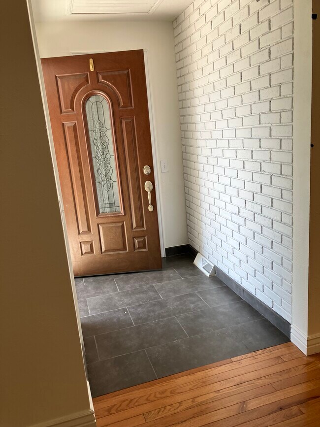 Building Photo - 6531 S Albion Way