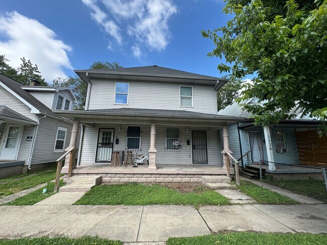 Building Photo - 1122 S Sheffield Ave