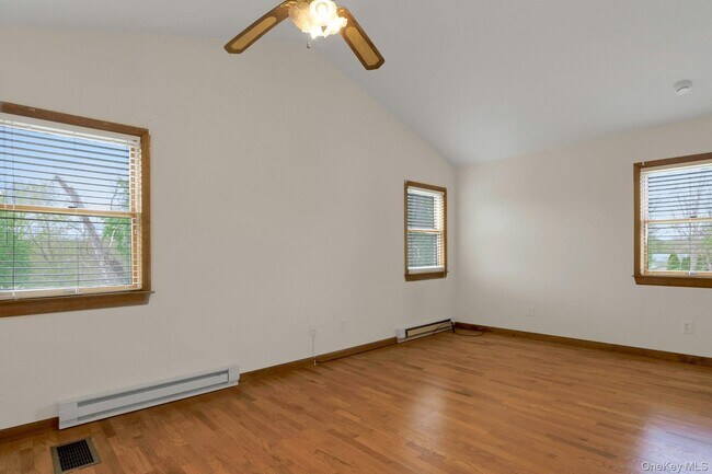 Building Photo - 22 Firth St