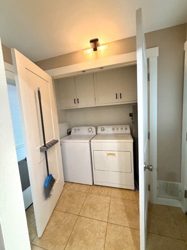 Building Photo - 8209 E Indiana Ave