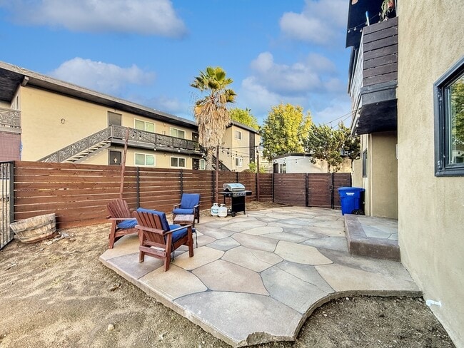 Building Photo - 820 Normark Terrace