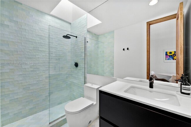 Building Photo - 226 Jefferson Ave