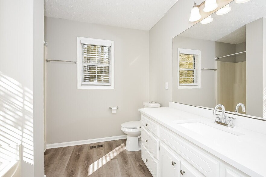 Building Photo - 530 Allens Landing Ct