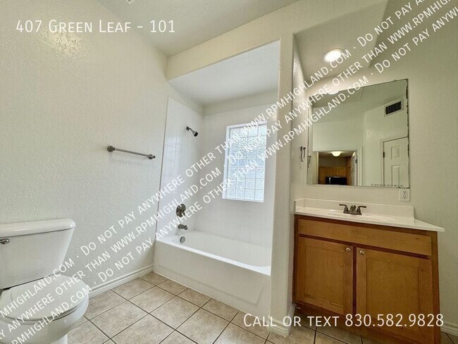 Building Photo - 407 Green Leaf