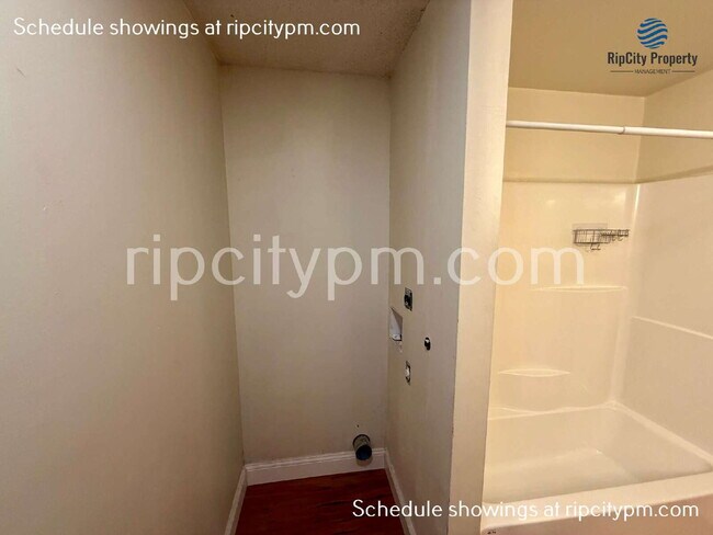 Building Photo - 11430 SW 121st Ave