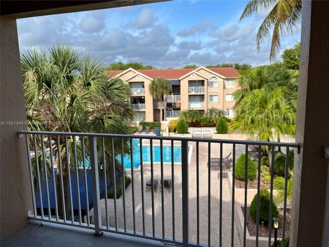 Building Photo - 10630 SW 157th Ct