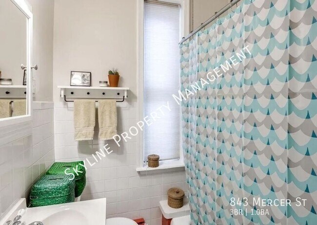 Building Photo - Gorgeous 2 Bedroom Home For Rent in Fishtown!