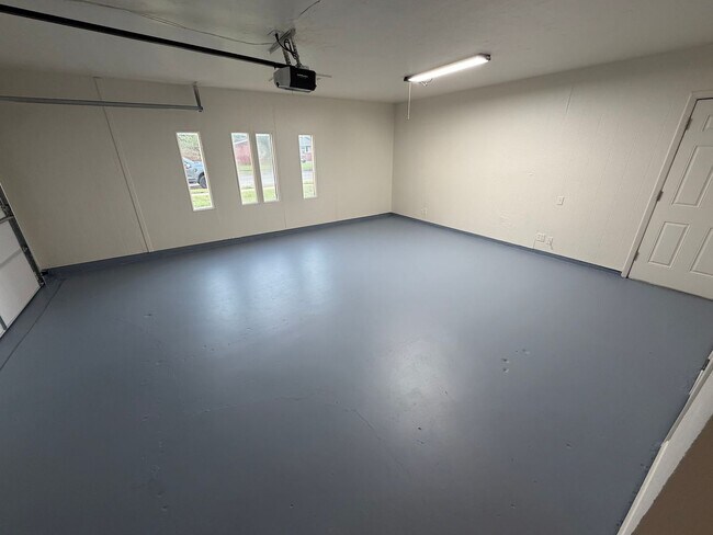 Building Photo - 5003 Hall Ave
