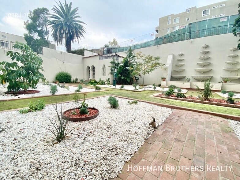 Building Photo - 2505 W 6th St