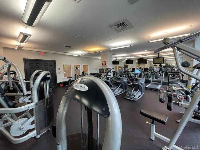 Building Photo - 300 Mamaroneck Ave