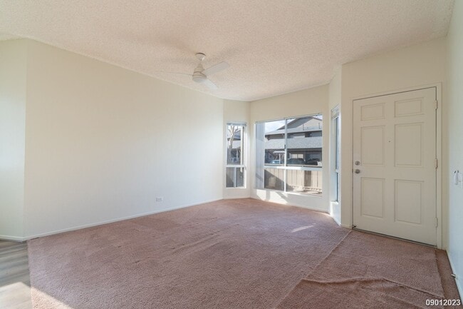 Building Photo - Palm Court, $2645, 2br/2ba Townhouse w/2 p...